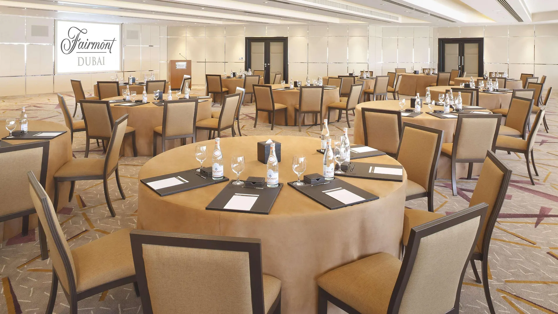 מלון Fairmont דובאי 5*,